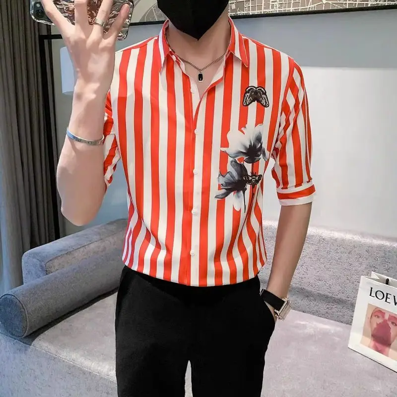 2023 New Summer Trend No Iron Anti Wrinkle Slim Fitting Korean Version Lapel Stripe Print Medium Sleeve Handsome Men\'s Shirt