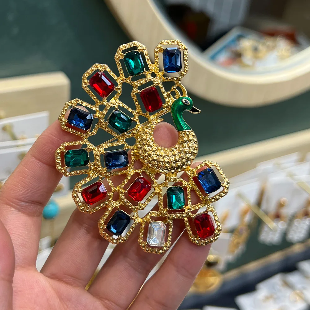 Medieval peacock color vintage exquisite niche design sense clothing accessories two-color exquisite high-end brooch women