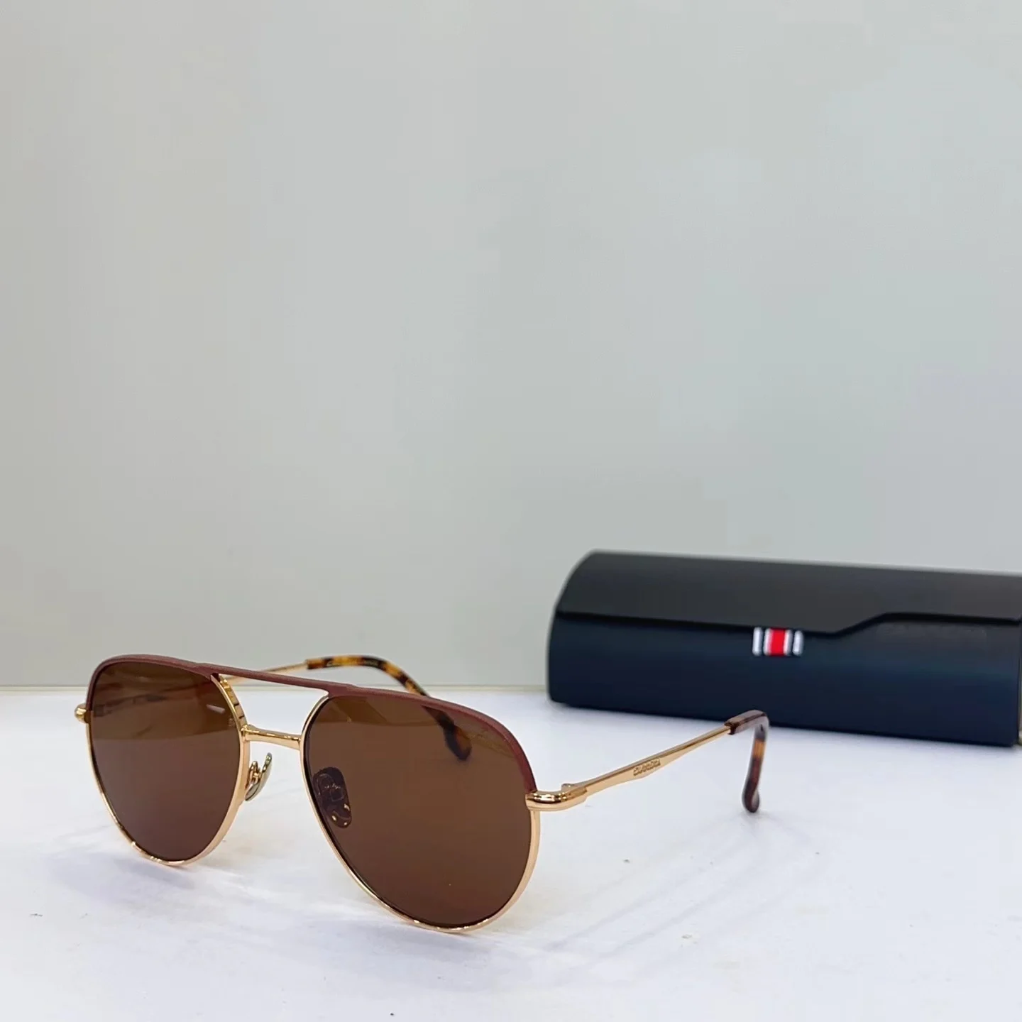 نظارات شمسية مستقطبة عالية الجودة من كاريرا للرجال على الطراز القديم نظارات شمسية مربعة معدنية للنساء بجسر مزدوج للقيادة باللون الأخضر والأسود UV400