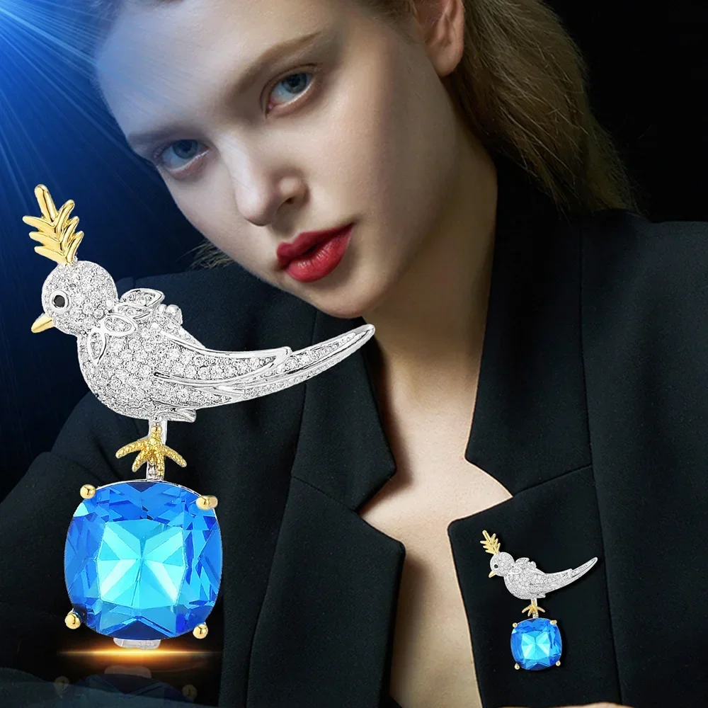 New Blue Crystal Bird Brooch for Women Fashion Coat Jewelry Accessories Personalized Lapel Pins Rhinestone Animal Pin Gifts