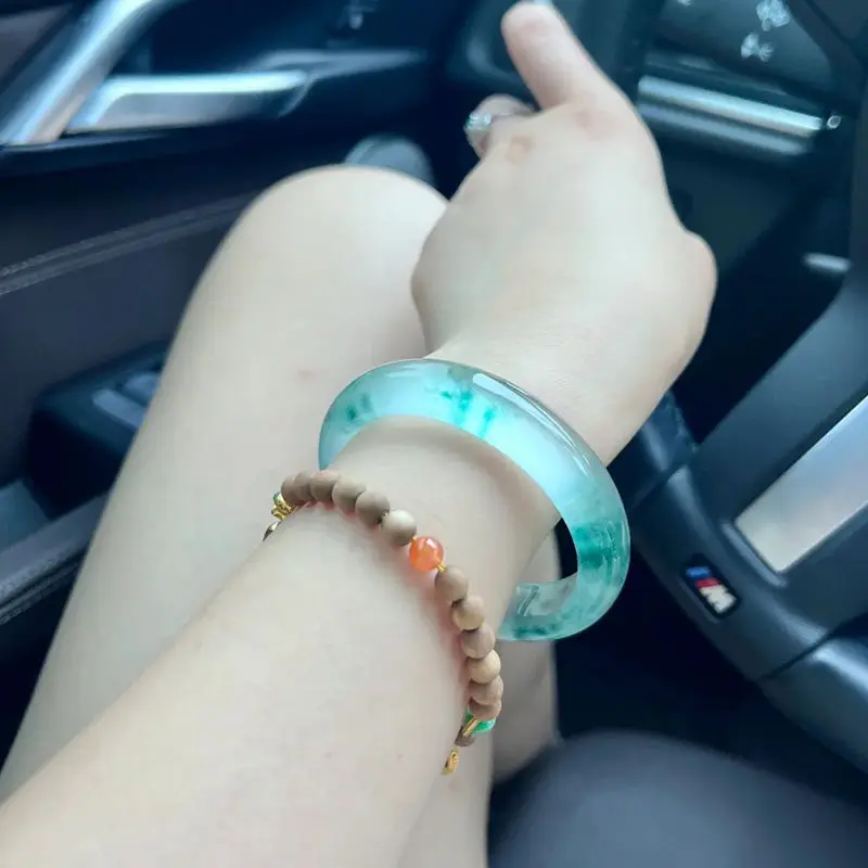 Jadeite bracelet natural Myanmar floating flower white background green ice waxy ice high ice jadeite bracelet