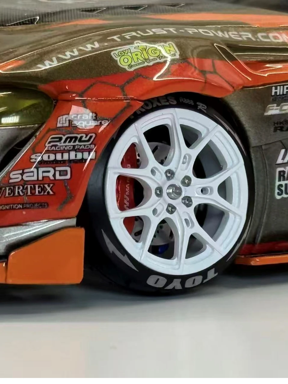 MA RACING 1/24 Metalowe piasty kół AWD, symulacja, białe (średnica zewnętrzna 22 mm, szerokość 9,5 mm), 4 sztuki do D24 DLR8