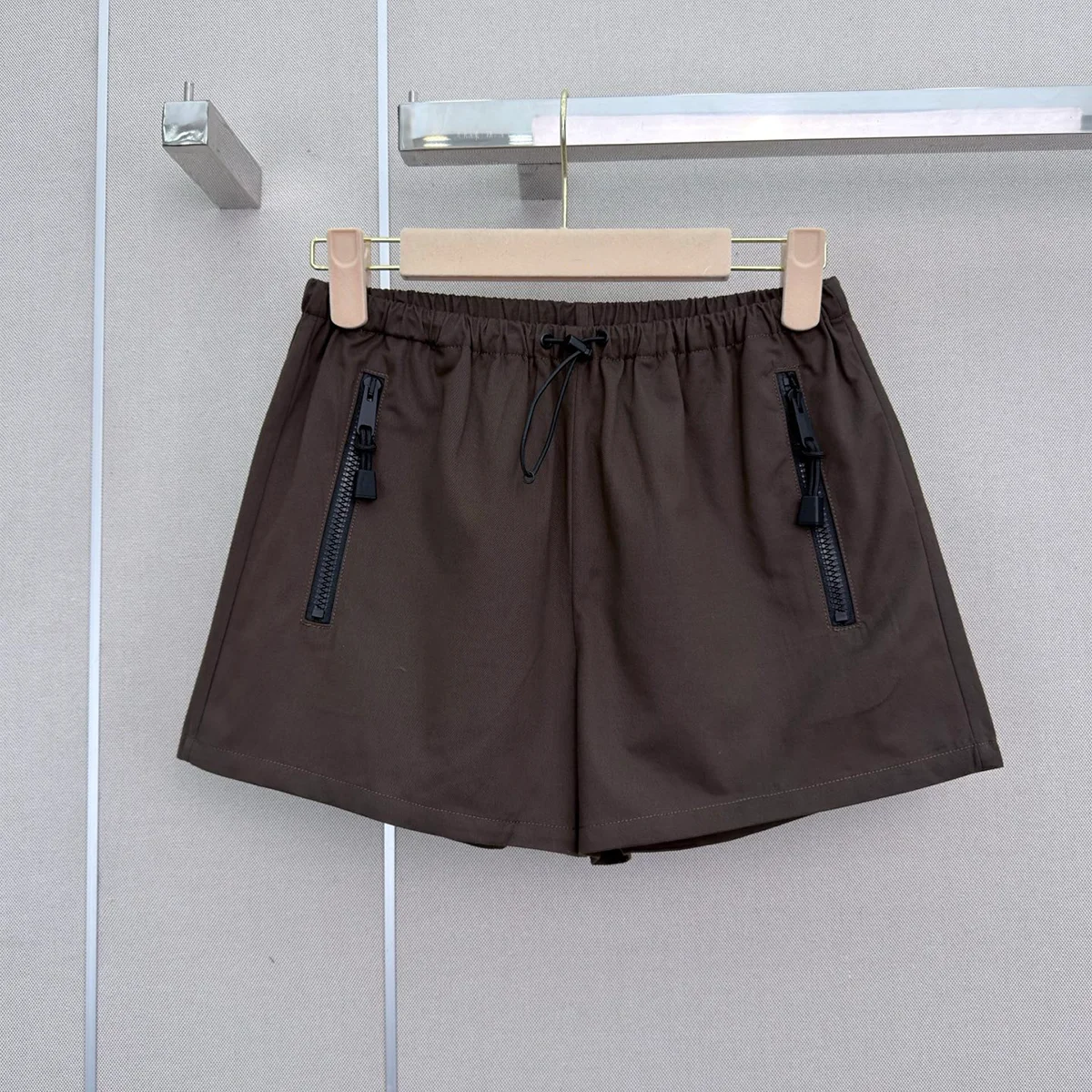 2026 High-Quality New Women's Outdoor Commute Zippered Pocket Quick-Dry Shorts--hb729