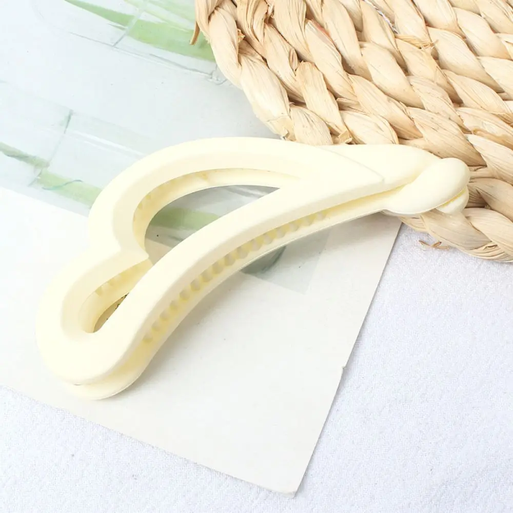 Acrylic Heart Shape Banana Claw Clip Elegant Matte Ponytail Holder Fashion Hairpin Minimalist Styling Tool For Girls