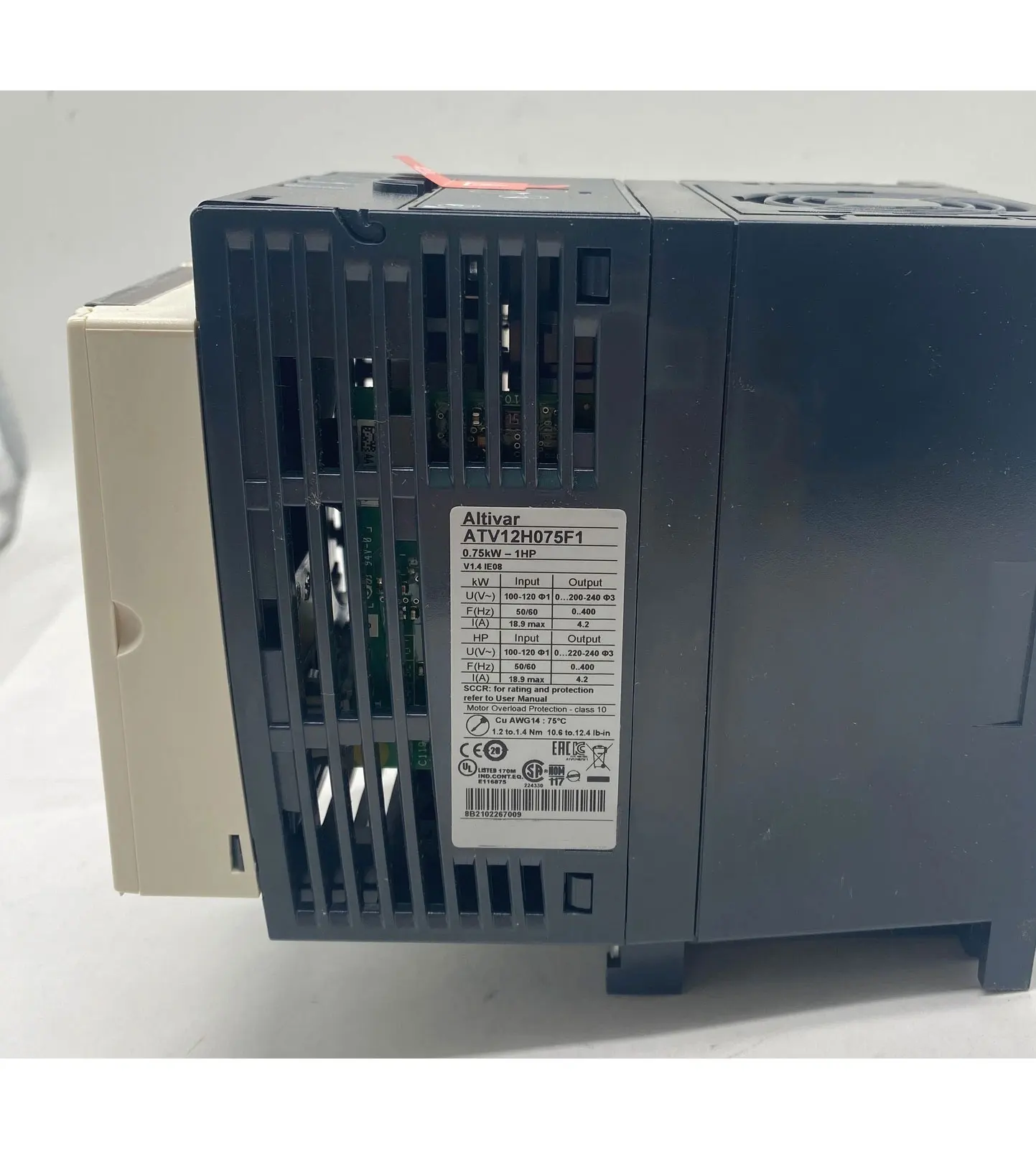 Nuevo ATV12H075F1 Un año de garantía