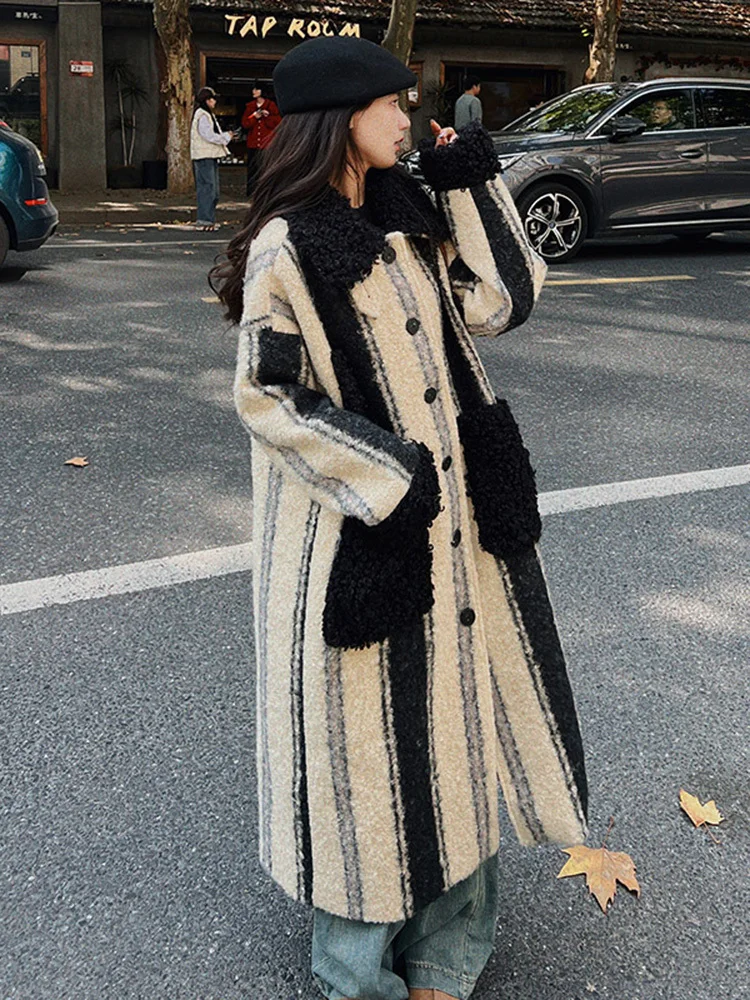 LANMREM 2024 Winter New Contrast Splicing Striped Woolen Coat For Women Single Breasted Thick Warm Overcoat Outdoor 2DB1061