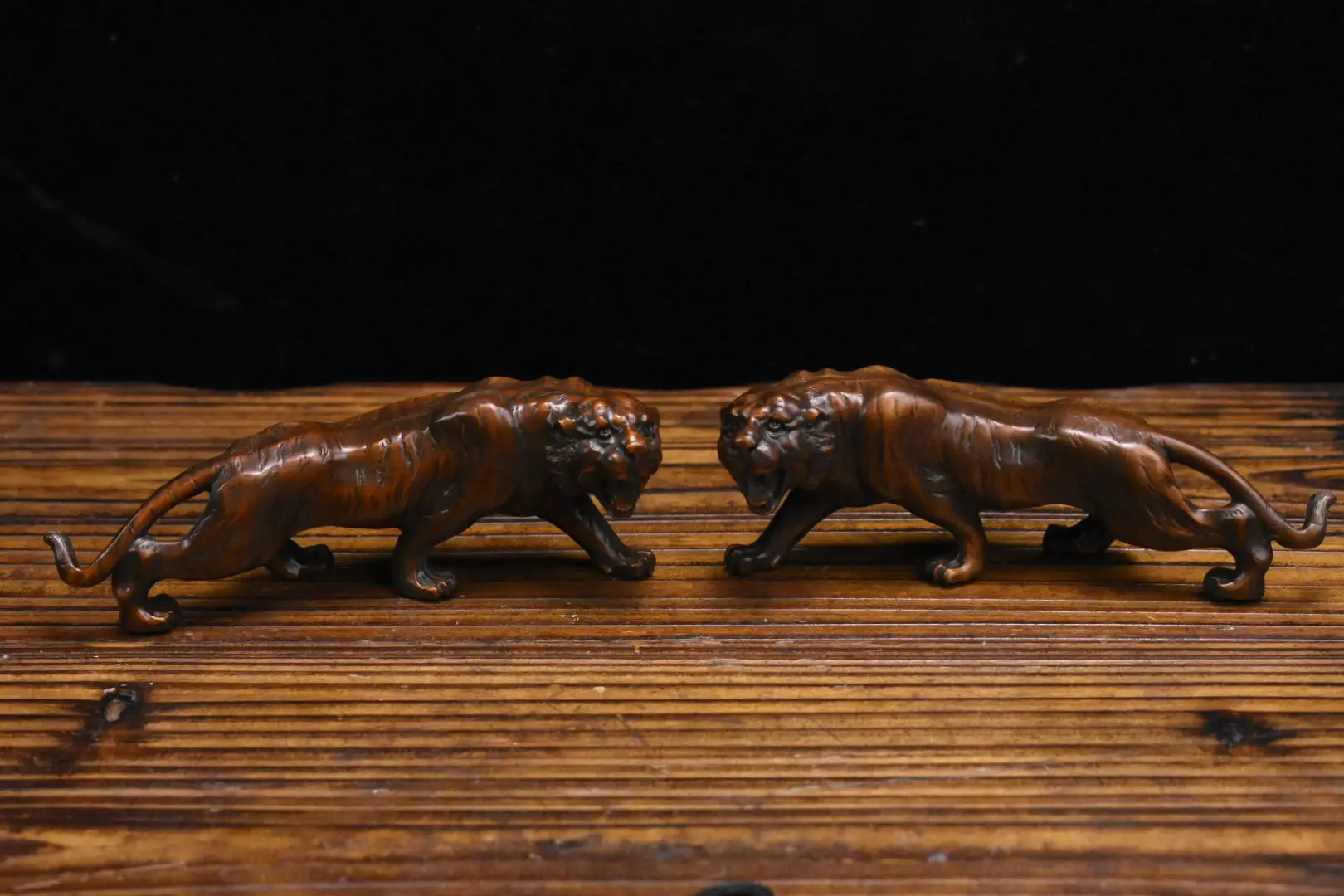 BY163 - 13 X 4.5 CM Boxwood Carving Figurine - Stunning Tiger Pair