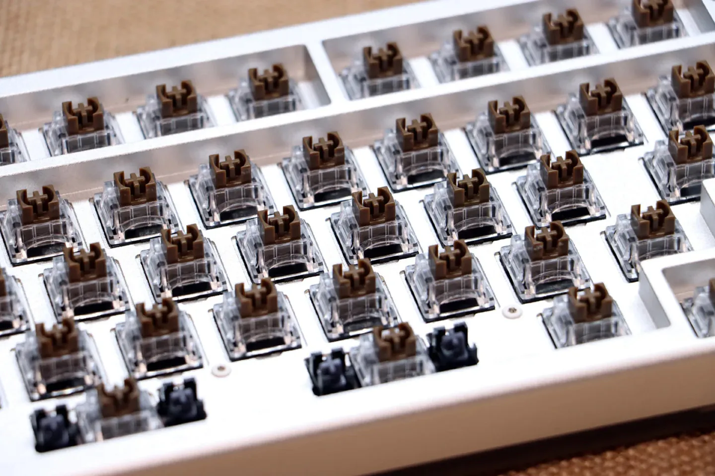 Ttl Silent Brown V2 Sakelar Keyboard Tombol Permainan Mekanis Kustom Tahan Debu Yang Ditingkatkan 45G