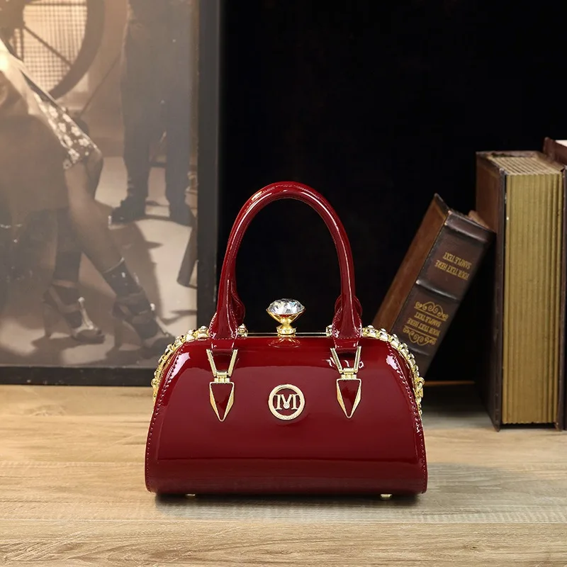 

New 2026 shiny leather women's bag, versatile patent leather messenger bag, handbag, fashionable pillow bag