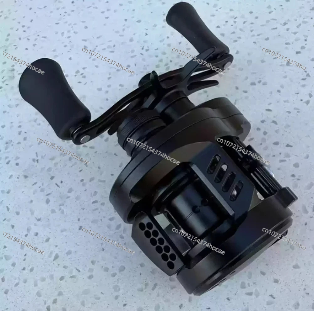 Compact Fishing Reel Model 100 Practical Angling Accessory with Stable Performance