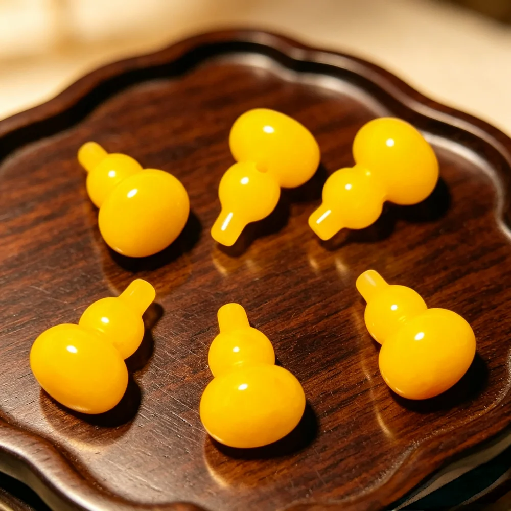 The Lucky Gourd Button – Natural Antique Yellow Jade in a Traditional Calabash Shape, Carrying Blessings of Fortune & Prosperity