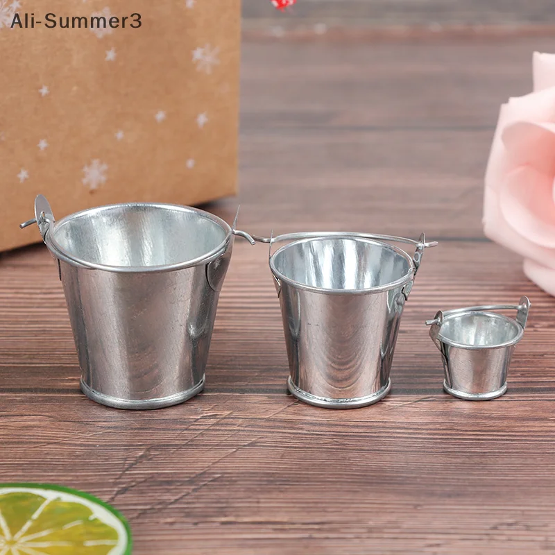 1Pcs Dollhouse Mini Iron Bucket Miniature Model Mini Dollhouse Decorations Ornaments Children Beach Small Bucket Toy