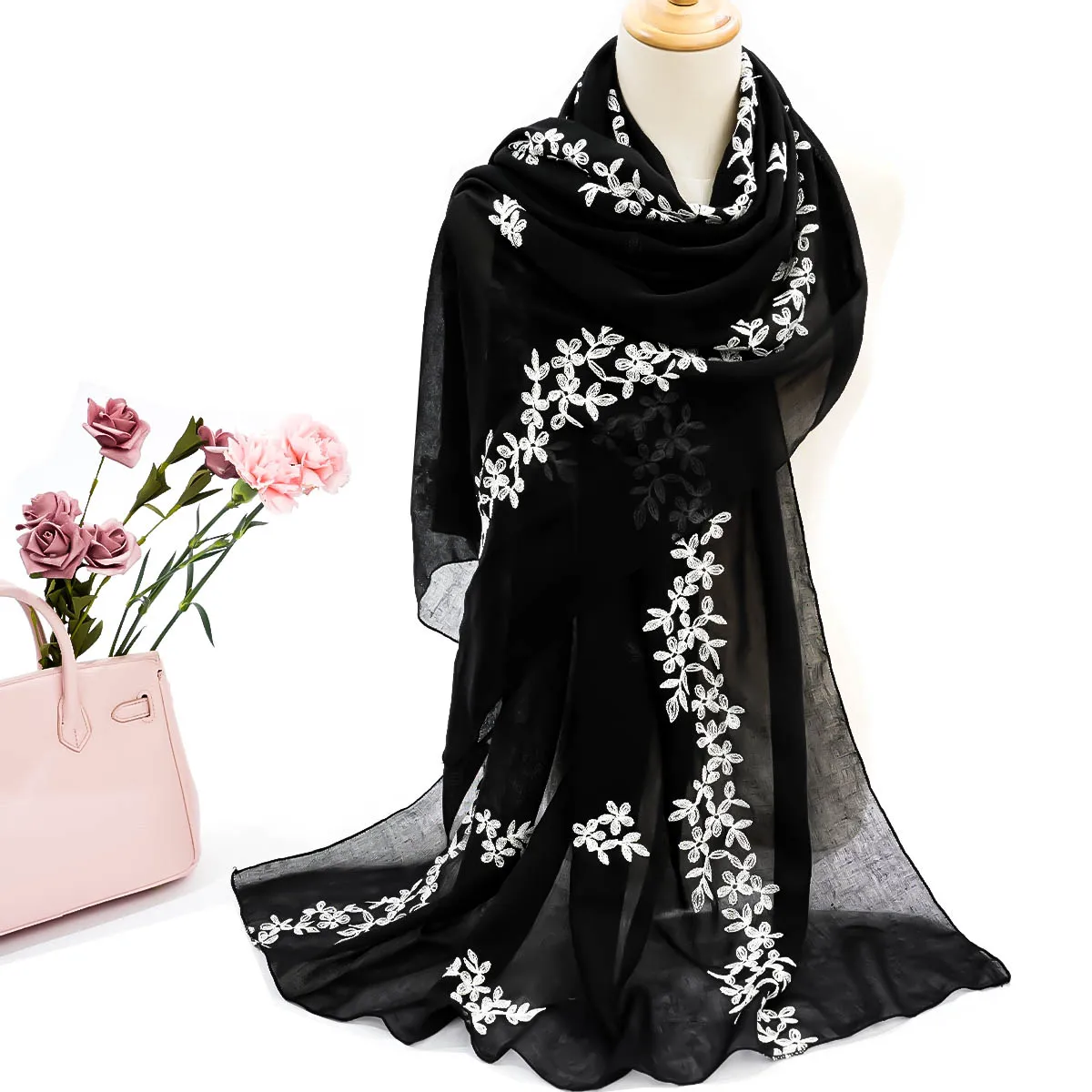 A women\'s fashionable embroidered embroidered soft edged thin scarf shawl