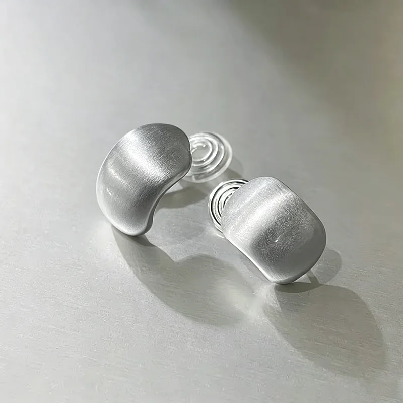 Matte Brushed Curved No Piercing Ear Clips Silicone Cushion Pain Free C Shape Huggie Earrings Minimalist Luxury