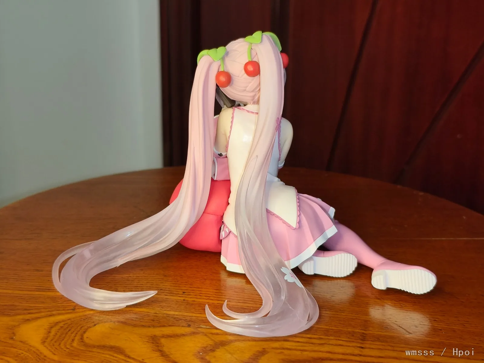 

In Stock Desktop Cute Hatsune Miku ~Cherry Pillow Ver.~ PVC 13CM Anime Action Figures Model Collection Toy