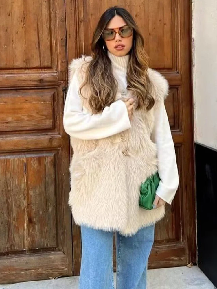 Vintage Khaki Women's Fur Vest Horn Buttons Sleeveless Fur Waistcoat Fluffy Jacket Elegant Lady Autumn Outerwears Faux Fur Coat