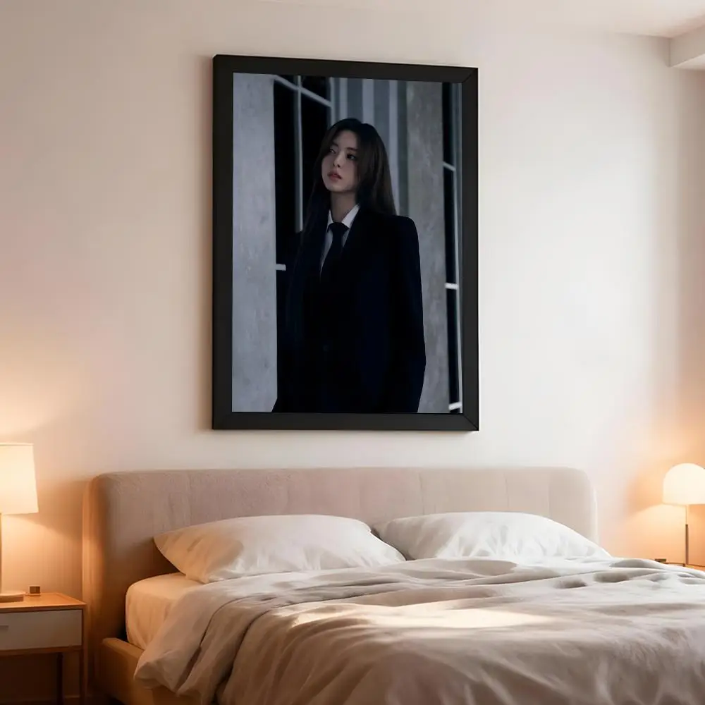 Singer Kpop S-Shin Yu Na Poster Artistic Peel-Off Wall Decor, Indoor Outdoor Home Ornament for Collectors