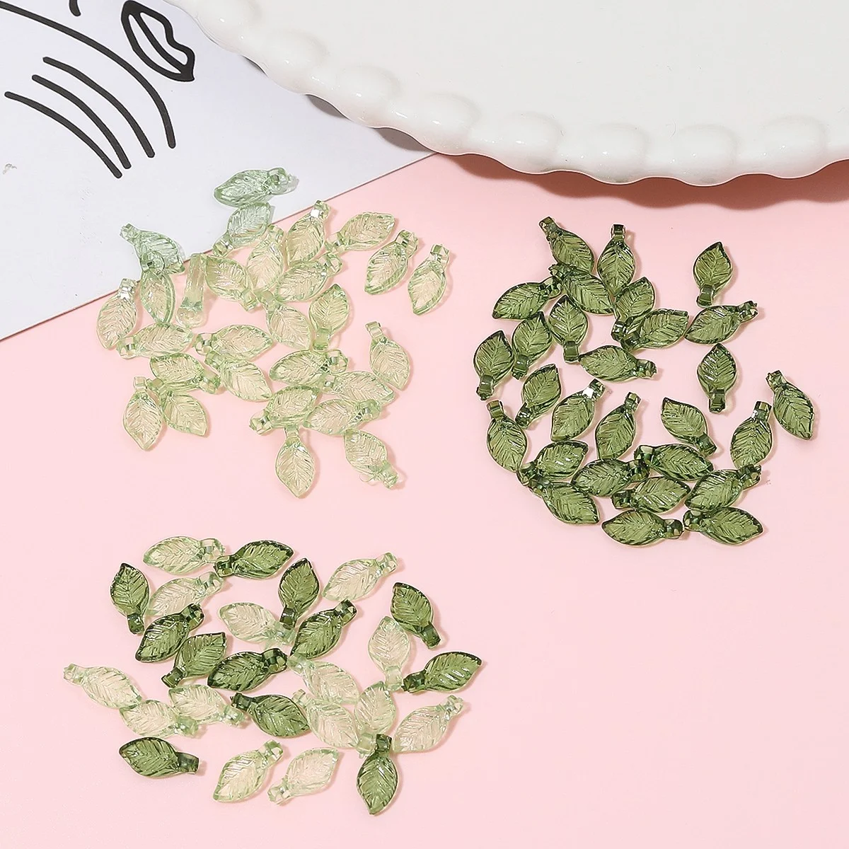 ZW02 50pcs 5x10mm Green Transparent Leaf Shape Acrylic Beads Bead For DIY Jewelry Making Necklace Bracelet Charm Accessories