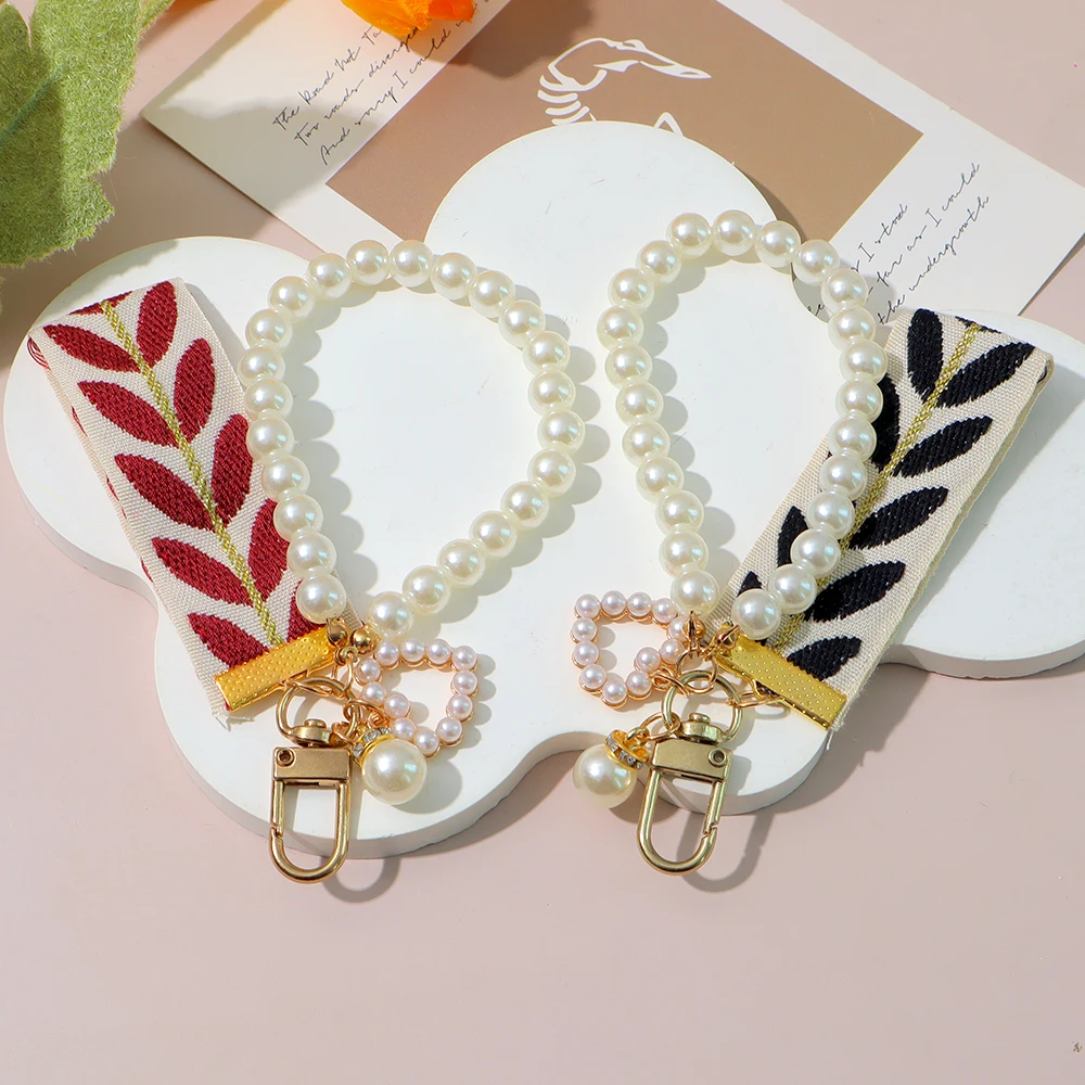 Elegant Leaf Pattern Wristlet Strap Keychain Imitation Pearls Beaded Link Chains Keyrings Bag Ornament Car Trinket Accessories