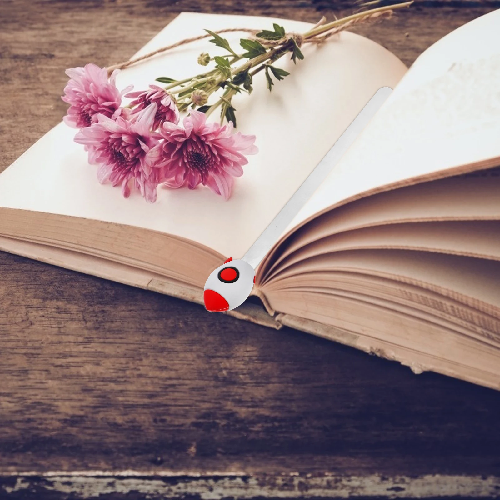 

2pcs Rocket Unique Kids Bookmarks Students Space Theme Portable Page Marker Creative Chic Gift Rockets Design Bookmark