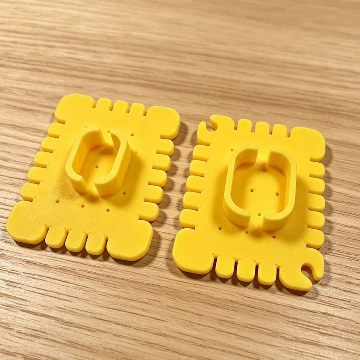 Biscuit-Shaped Silicone Cable Organizer, Cute Sandwich Biscuit Data Cable Winder, Earphone Cable Charging Cable Organizer and Storage Clip
