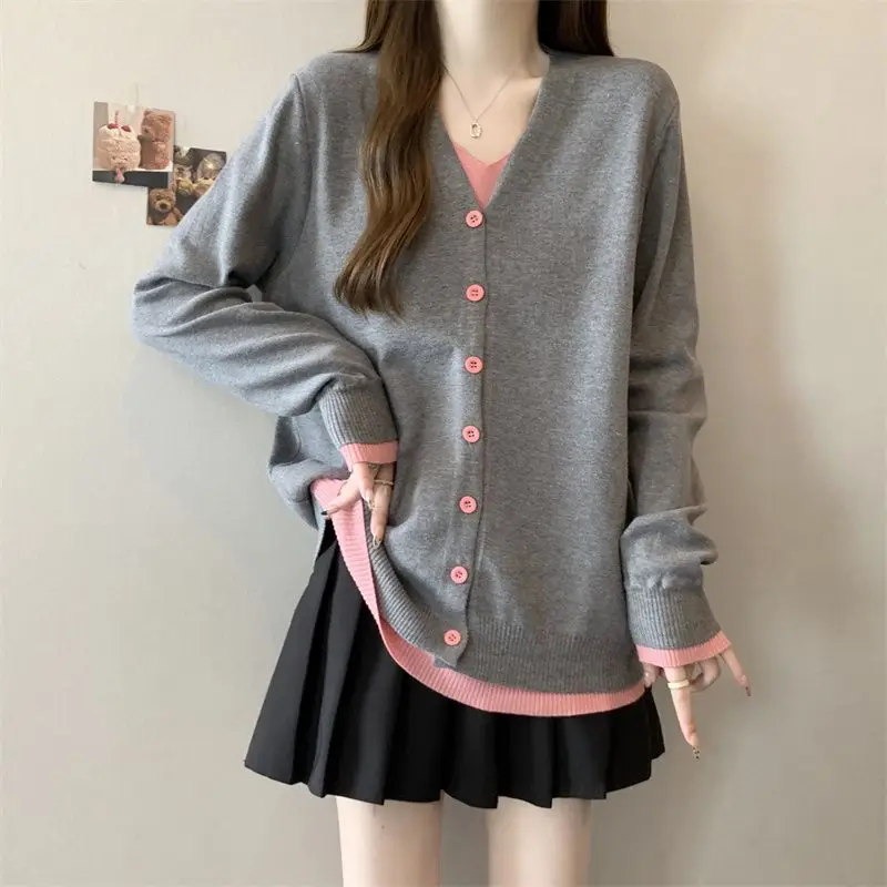 

Sweet V-Neck Spliced Button Fake Two Pieces Sweaters Female Clothing 2025 Autumn New Loose Casual Pullovers Preppy Style Tops
