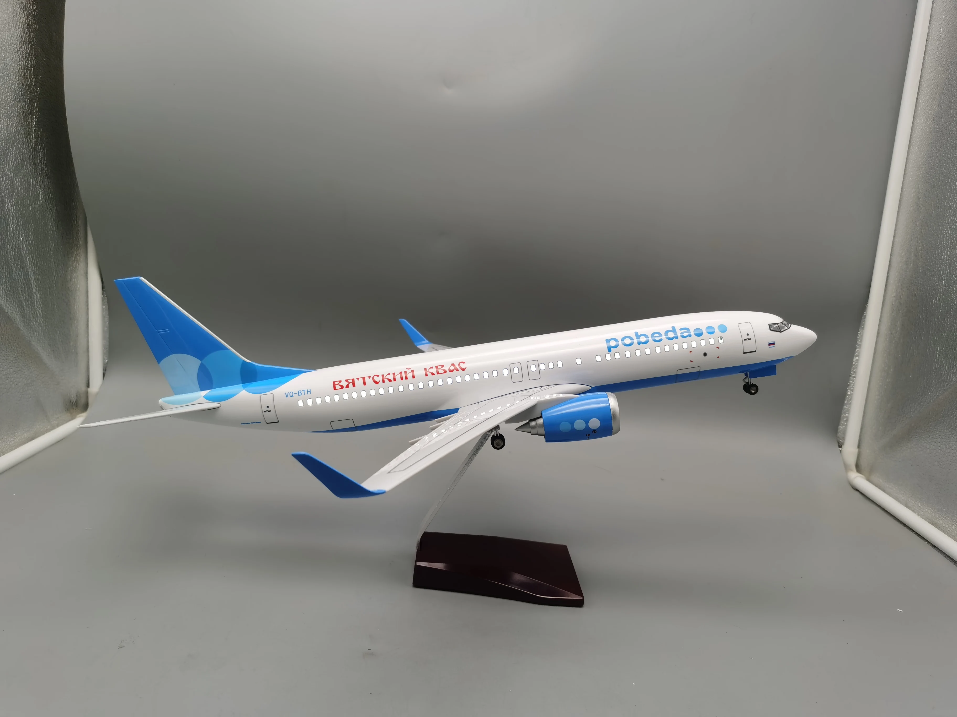 

Model Plane Toy 47CM scale aircraft B737 Russian Victory Airways Model Airplane Aviation Enthusiast Gift Resin Airplane Model