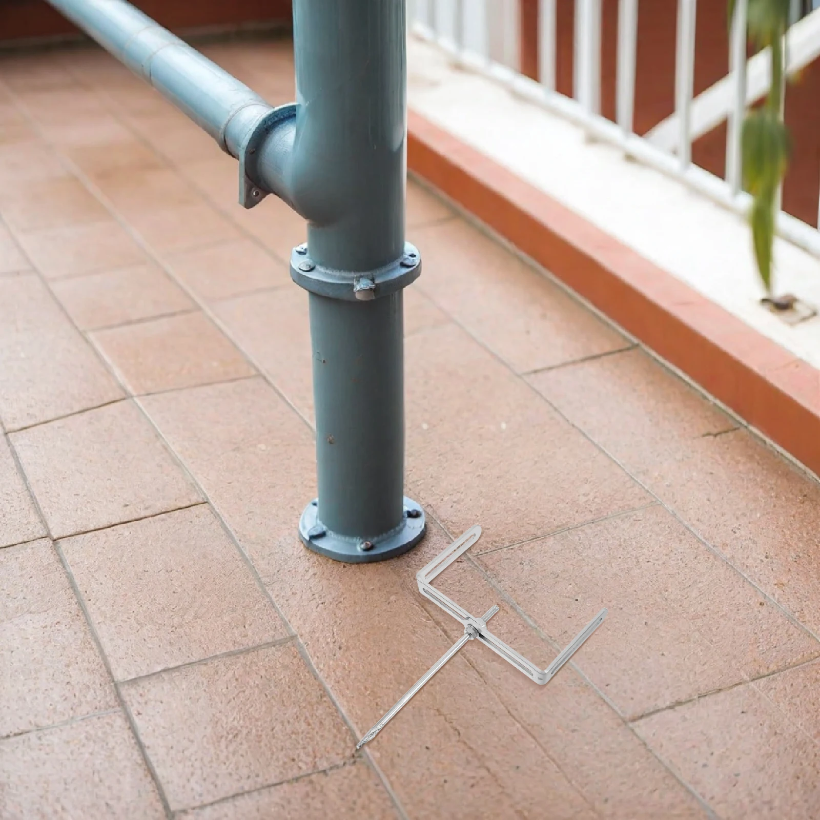 

2pcs Adjustable Downspout Bracket Heavy Duty Metal Support For Rainwater Drainage 20Cm Easy Install Weatherproof Gutter Pipe