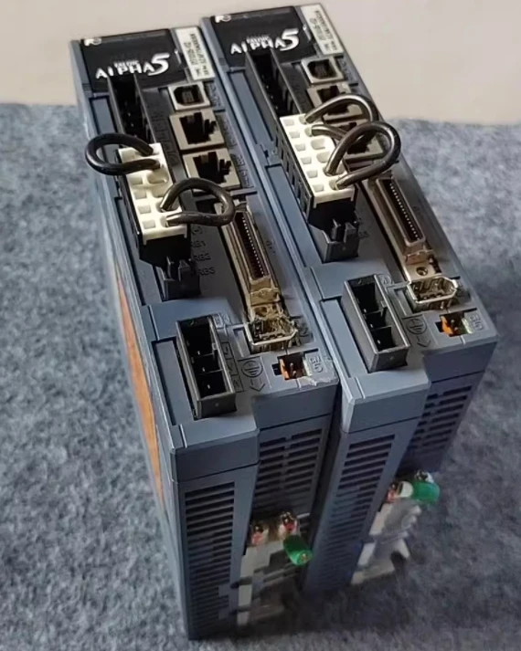 RYT101D5-VS2   servo driver  ,   In good working condition, free shipping   a