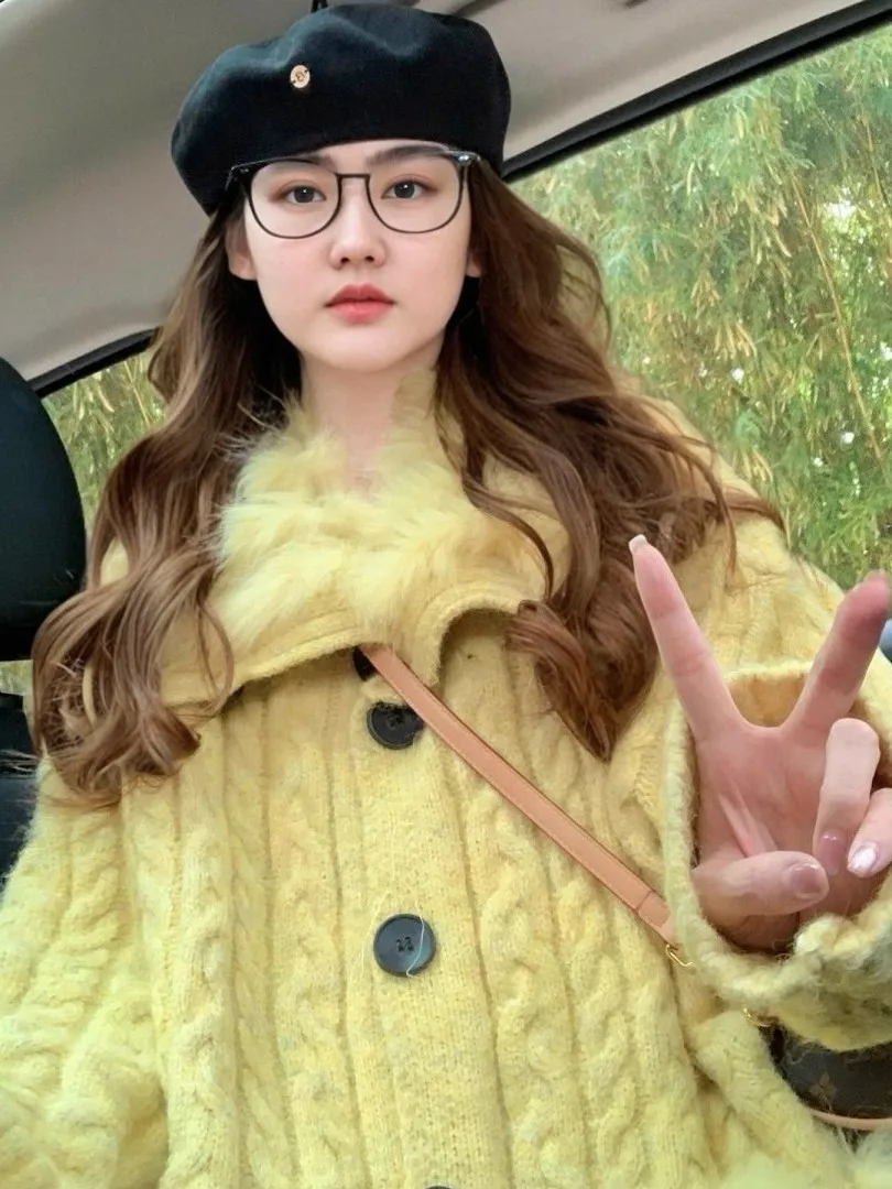 

Женский утепленный вязаный свитер средней длины с воротником, роскошная свободная верхняя одежда с длинными рукавами для повседневной носки, весна 2026