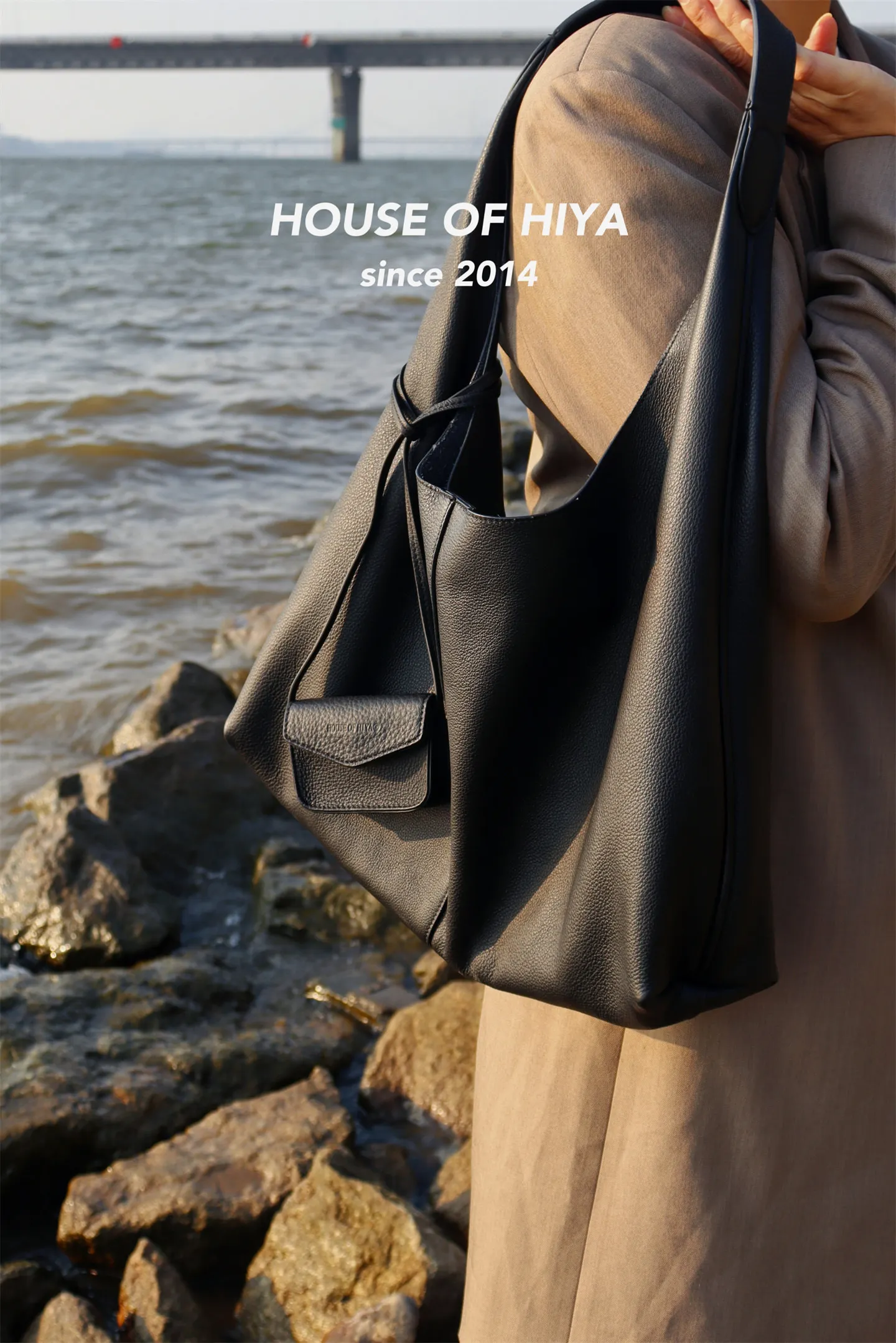HOUSE OF HIYA Minimalist Single-Shoulder Tote - Spacious Frosted Full-Grain Leather Bag