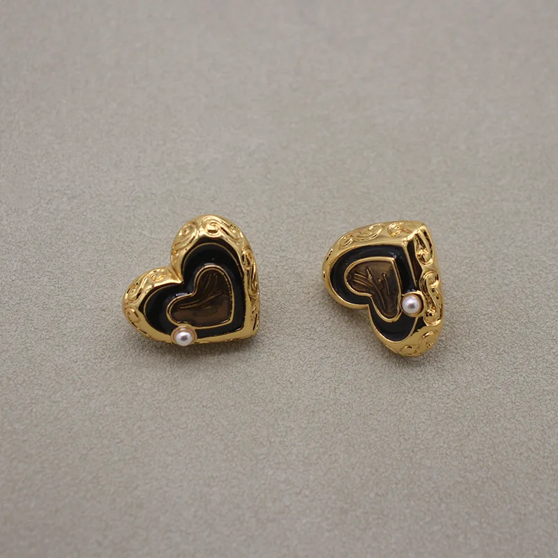 Used Niche Jewelry Black Gold Enamel Handmade Textured Love Earrings