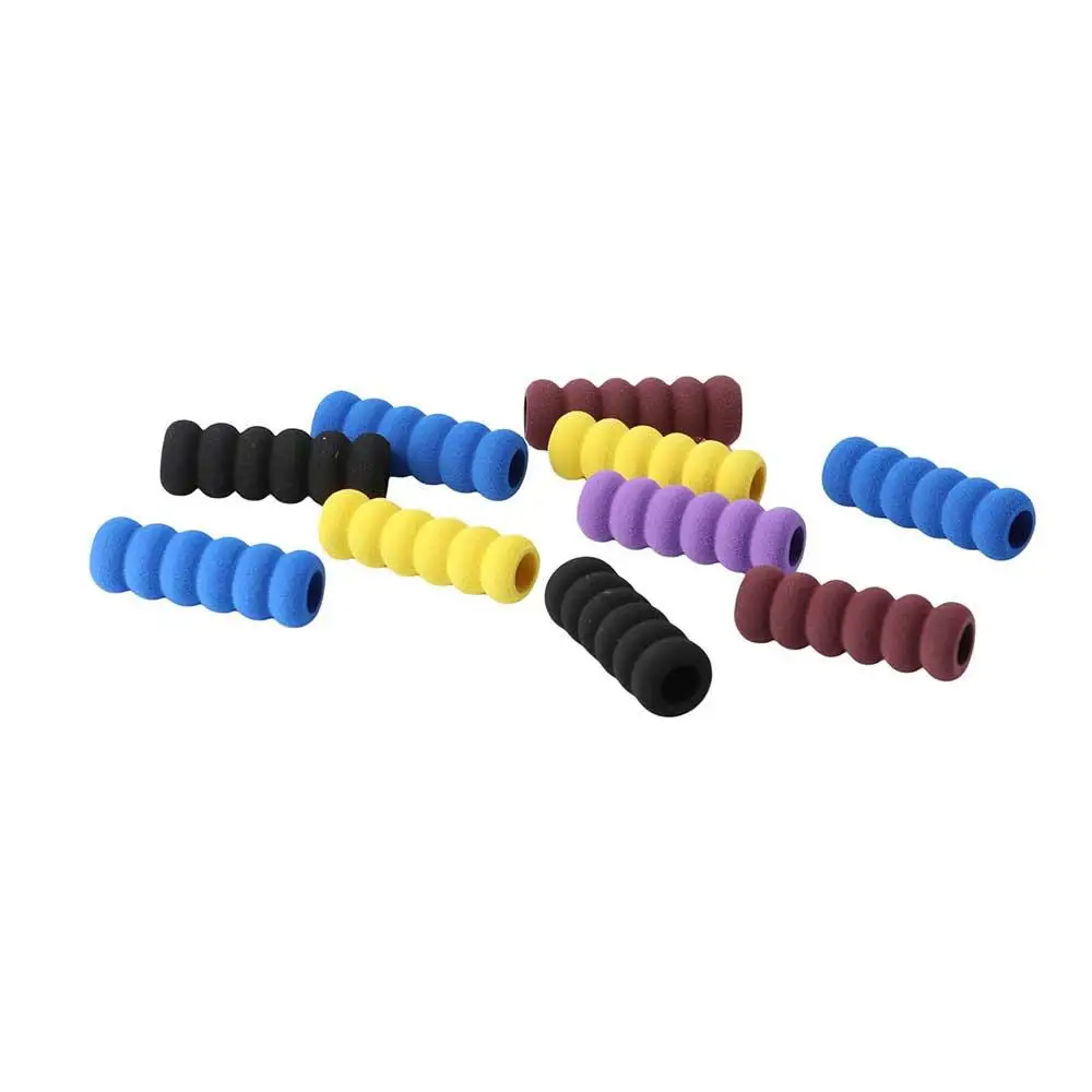 Комфортное пособие для письма разных цветов для детей, нескользящий захват для карандашей, держатель для карандашей, мягкий пенопластовый чехол для карандашей