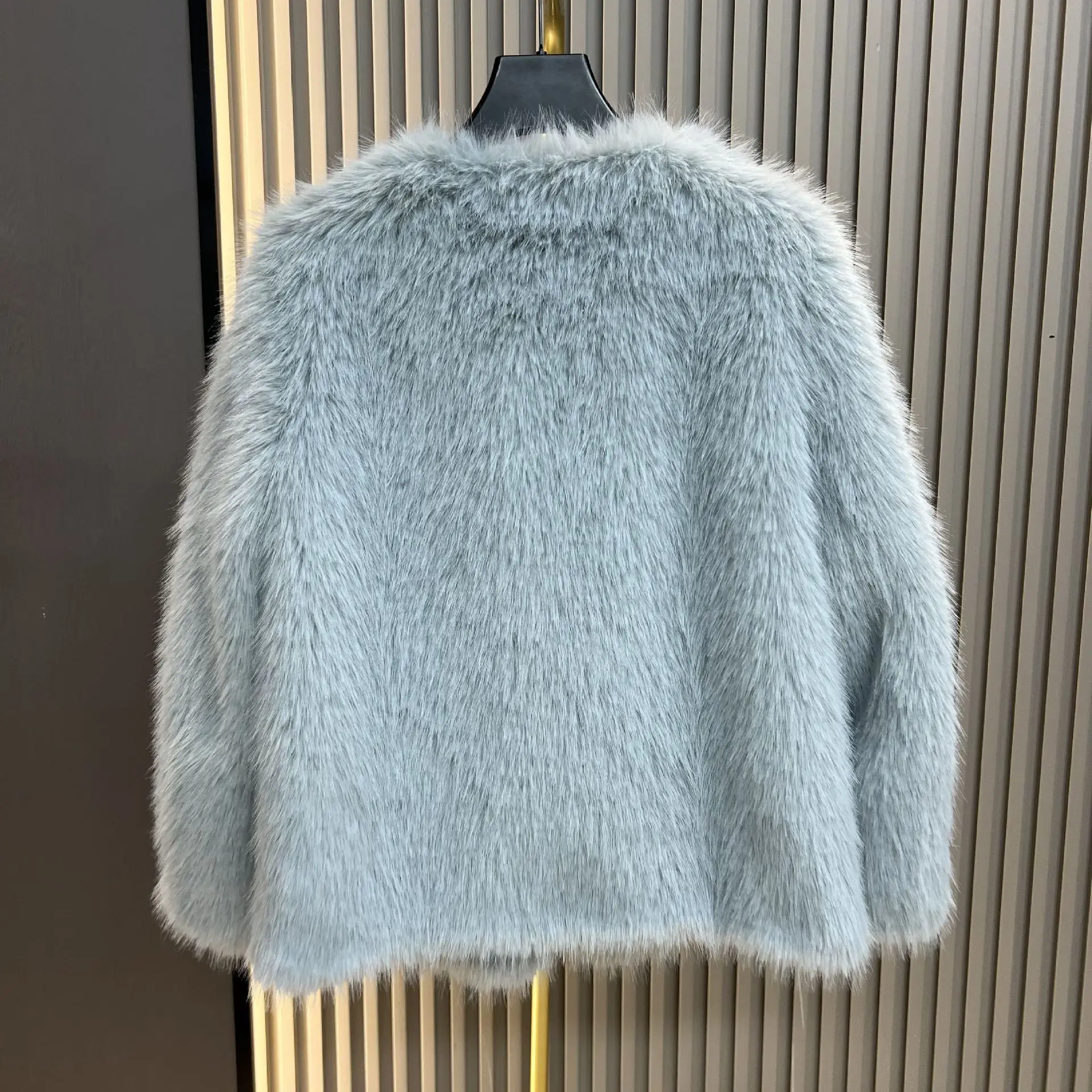 冬模造フォックスファーコート女性のための V ネックカラーボタンぬいぐるみオーバーコートアメリカのハイストリートファッション女性厚みのあるジャケット