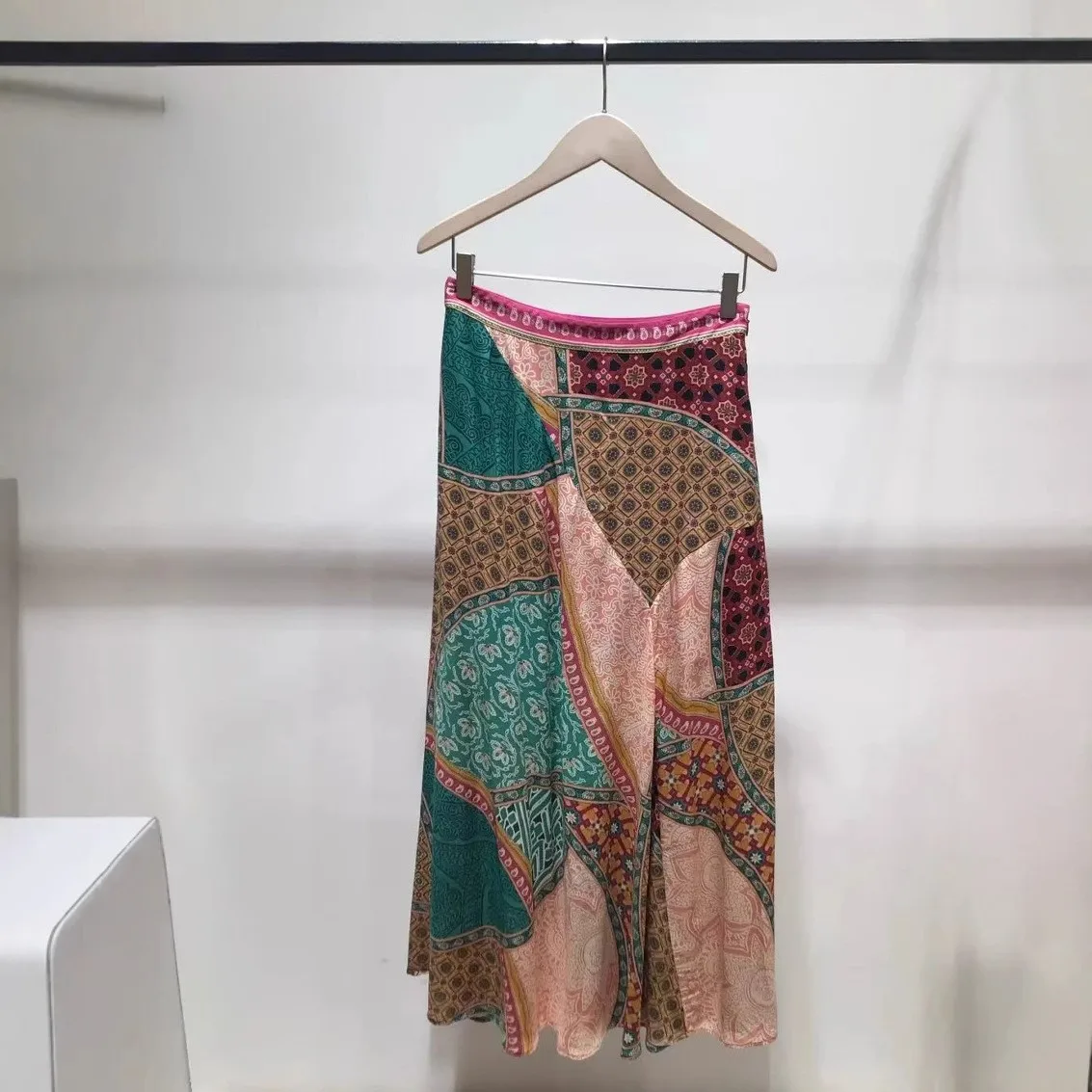 2025 Summer Fashion New Bohemian Style Aegean Love Printed High Waist Draped Pleated Fishtail Half-body Skirt
