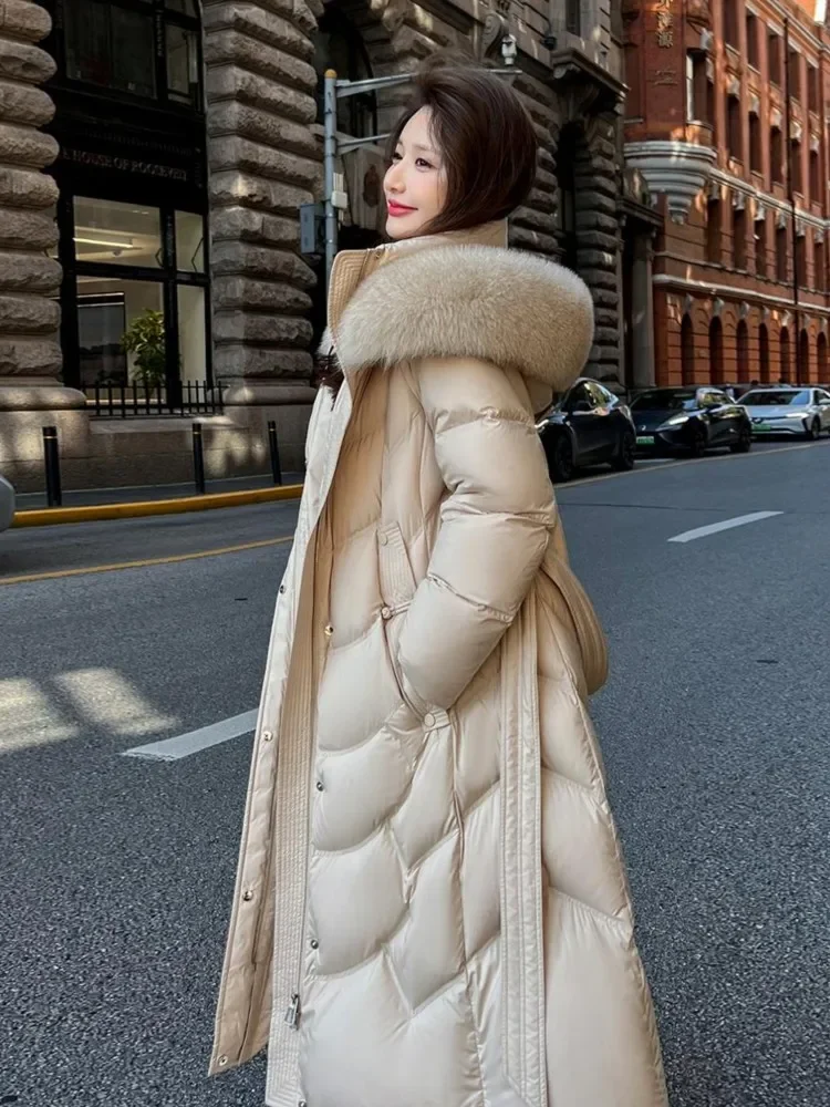 Jaqueta feminina com gola de pele de raposa, estilo longo, inverno 2025, acima do joelho, cintura, pato branco