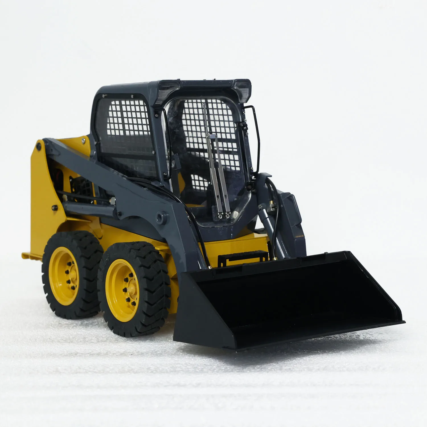 Toy 1/14 SM450 RC Hydraulic Skid-Steer Loader I6S Radio Control Painted Finished Wheeled Car Trucks Sound Light Motor Model