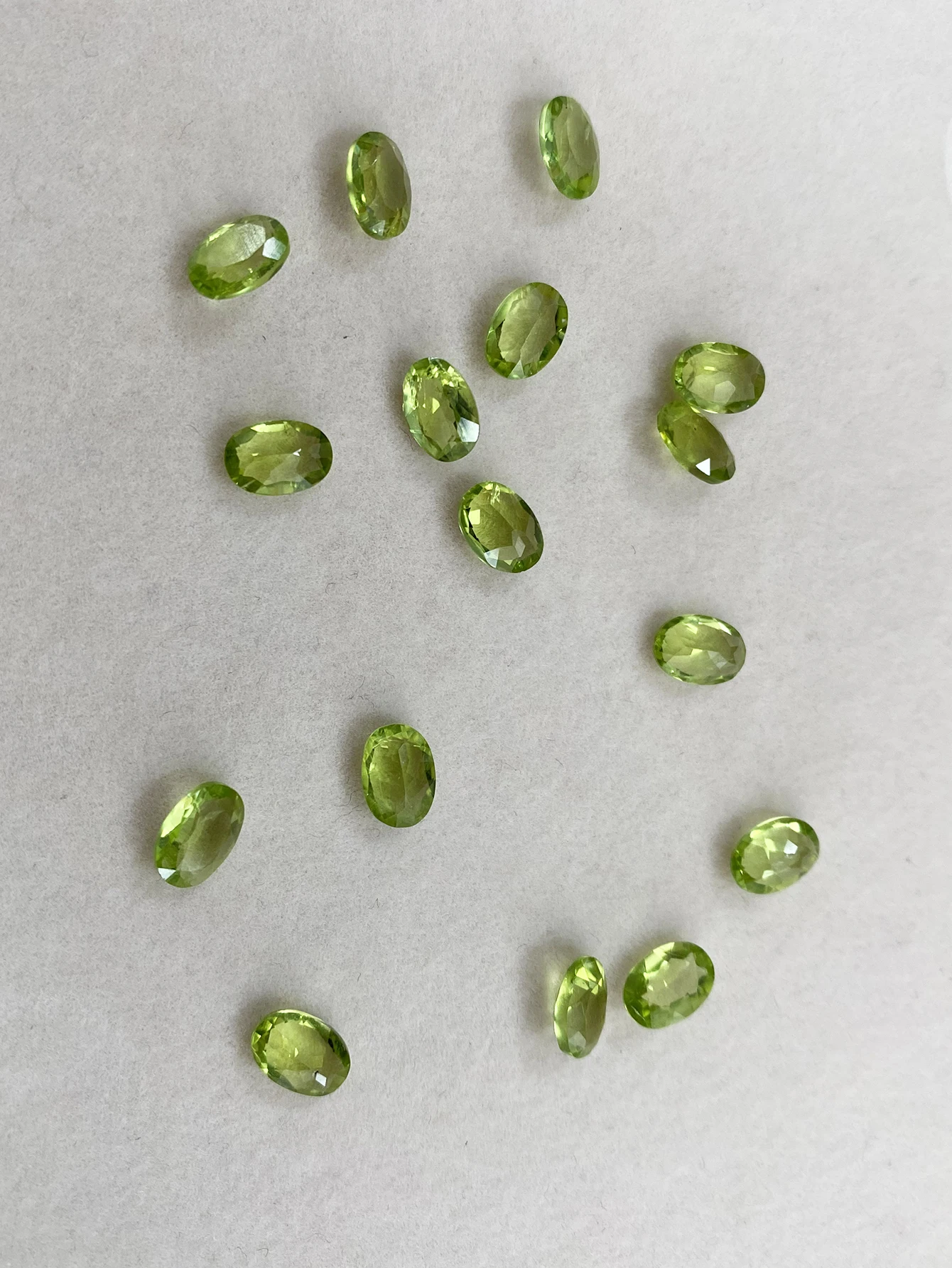 Factory Wholesale 100% Natural Olivine Peridot Loose Stone Round Cut Gems ​for Earring Ring Necklace Jewelry Making Accessories