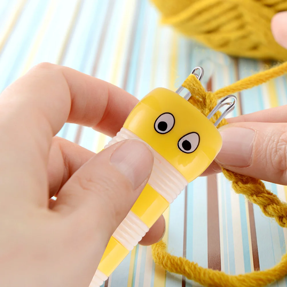 

2Pcs Bee Shape Plastic Knitting Spool DIY Rope Braiding Tool Hand Crafting Accessories Household Knitting Supplies