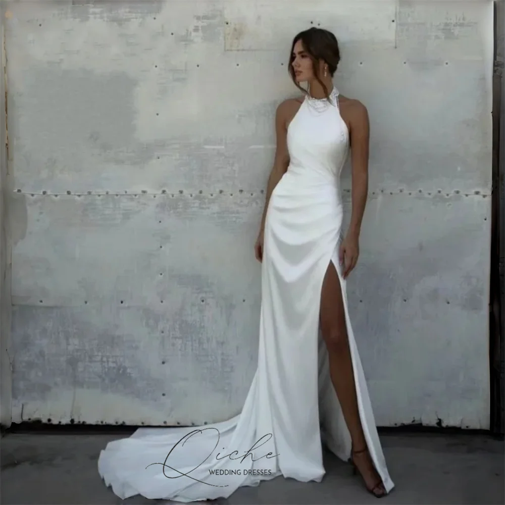 

QICHE классическое атласное свадебное платье русалки для женщин 2026 с лямкой на шее и складками из бисера с высоким боковым разрезом и открытой спиной Vestidos De Noiva по индивидуальному заказу