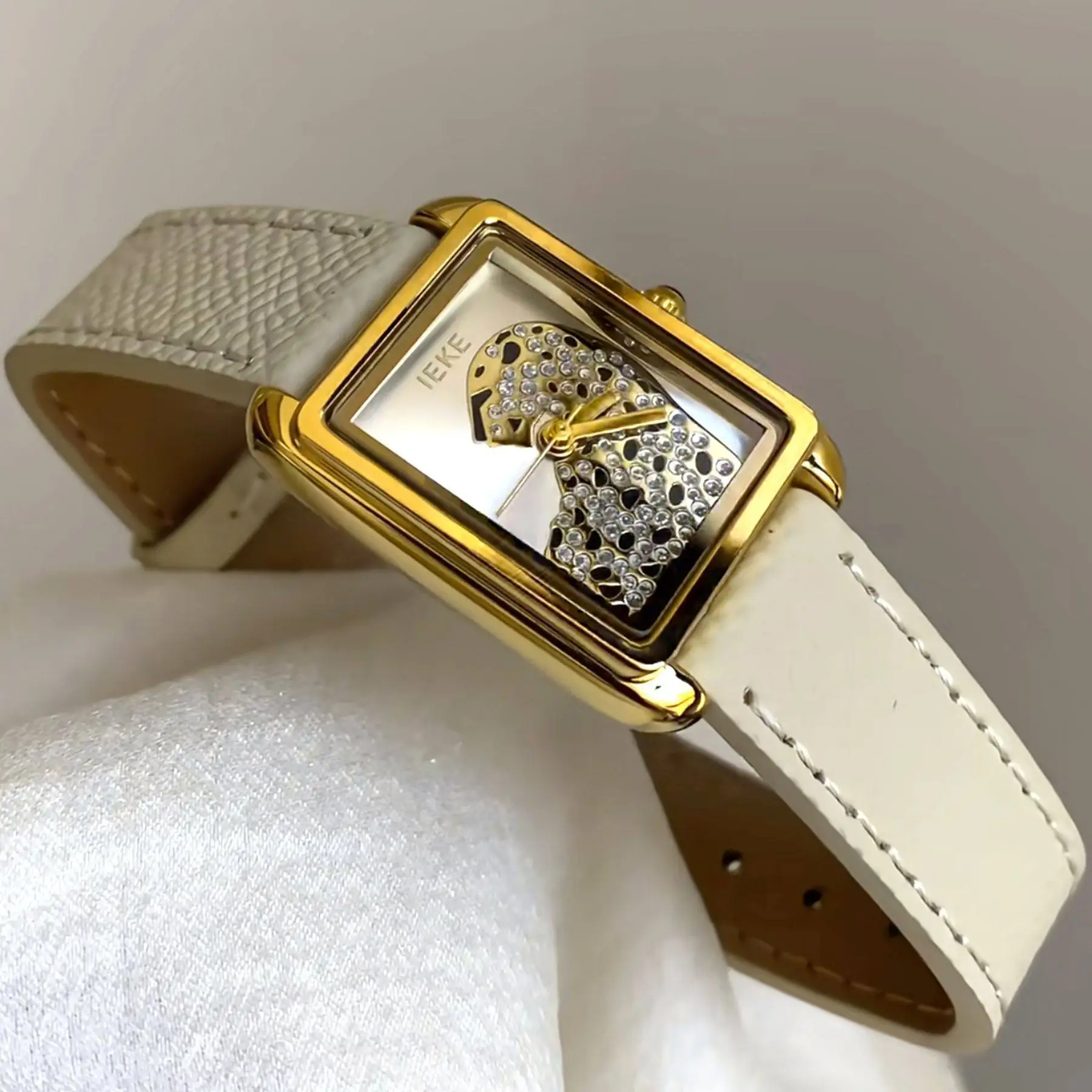 

Новые минималистичные квадратные часы для женщин, роскошные и элегантные женские наручные часы с леопардовым принтом и кожаным ремешком, модные кварцевые часы