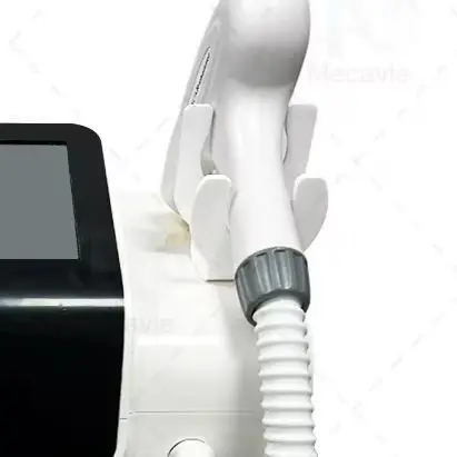 يعتمد جهاز إزالة الشعر بالصمام الثنائي الصغير الجديد 808 نانومتر نظامًا بأربعة أطوال موجية ويمكن أن يتطابق تمامًا أنواع البشرة المختلفة