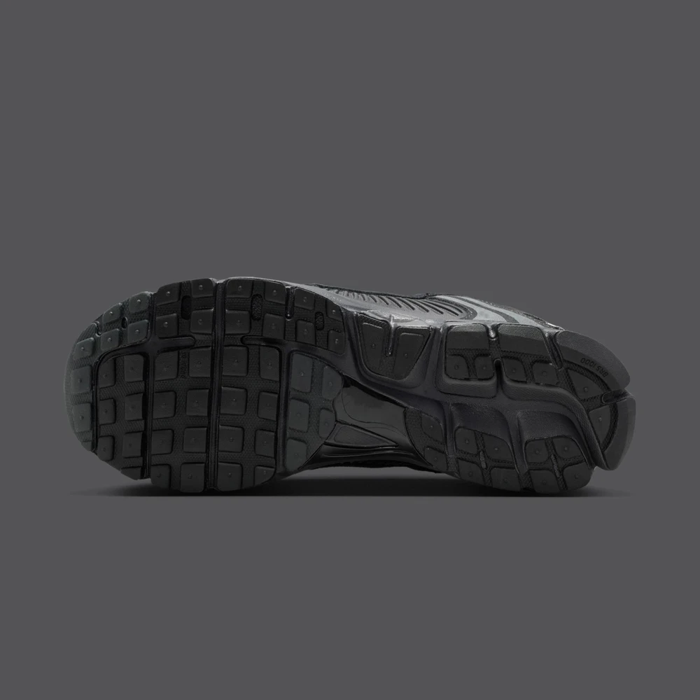 NIKE Men's ZOOM VOMERO 5 SE Sports and Leisure Shoes IH8039-002