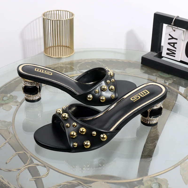 

Special shaped high heeled slippers in the summer of 2025 new round headed thick heeled wicker nails outside sandals heel 7.5CM