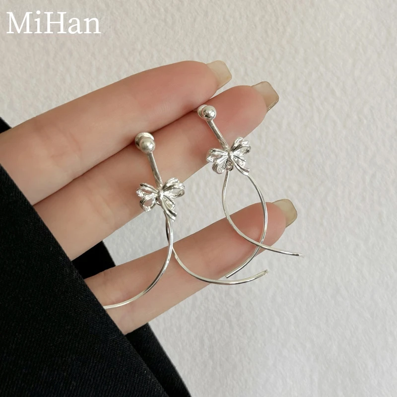 

Mihan Modern Jewelry Niche Design Bow Temperament Cold Style Fashion Earrings For Women Party Gifts 2024 Trend New Accessories