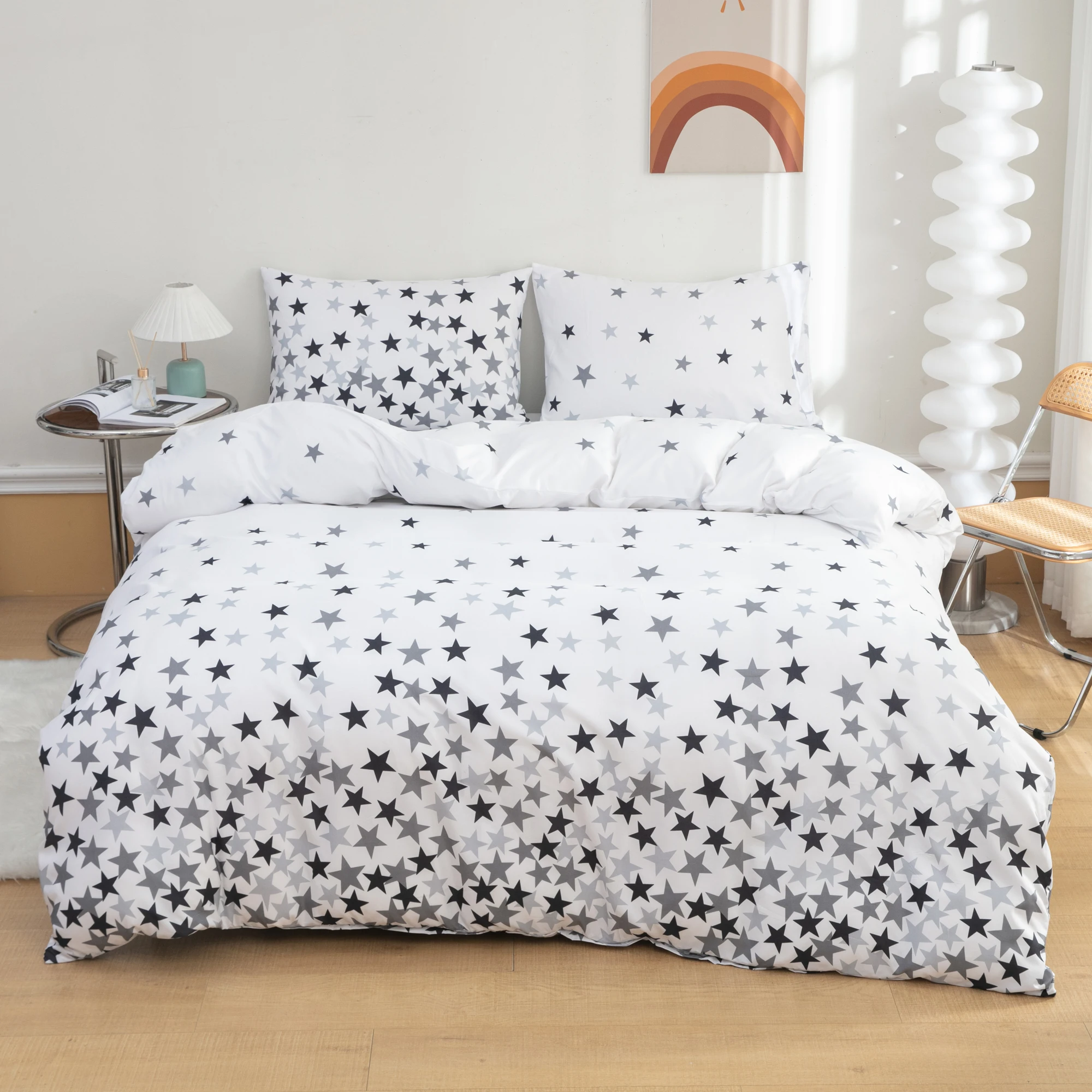 

Комплект постельного белья из 3 предметов: 2 наволочки + 1 пододеяльник, белое покрывало из полиэфирного волокна с принтом звезд, ультрамягкий и комфортный дышащий комплект из полиэстера, подходит для спальни и гостевой комнаты (покрывало + наволочки, без