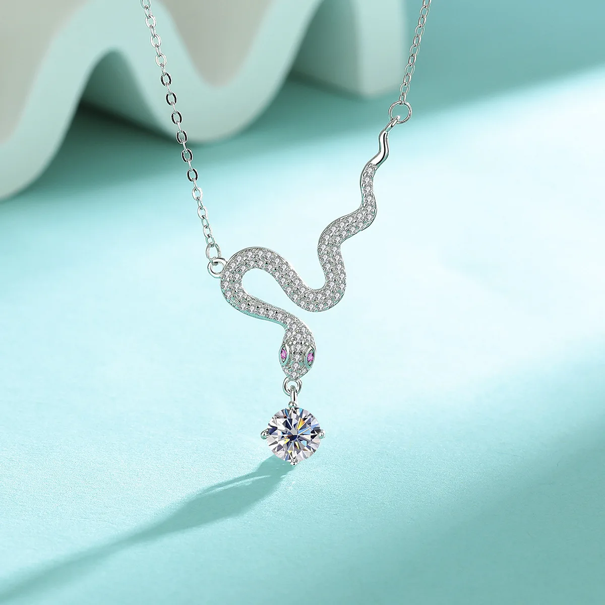 18k White Gold 1ct Sparkling Moissanite Snake-shaped Necklace Platinum Pt950 Creative Design, Niche Clavicle Chain Fine Jewelry