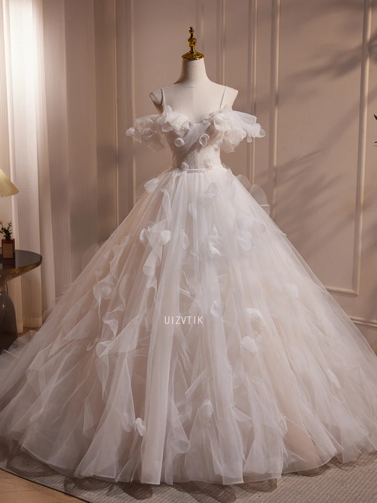 Vintage Spaghetti Strap Bridal Gown Elegant Women Applique Wedding Dress Customized Romantic Floor-Length Prom Evening Gown