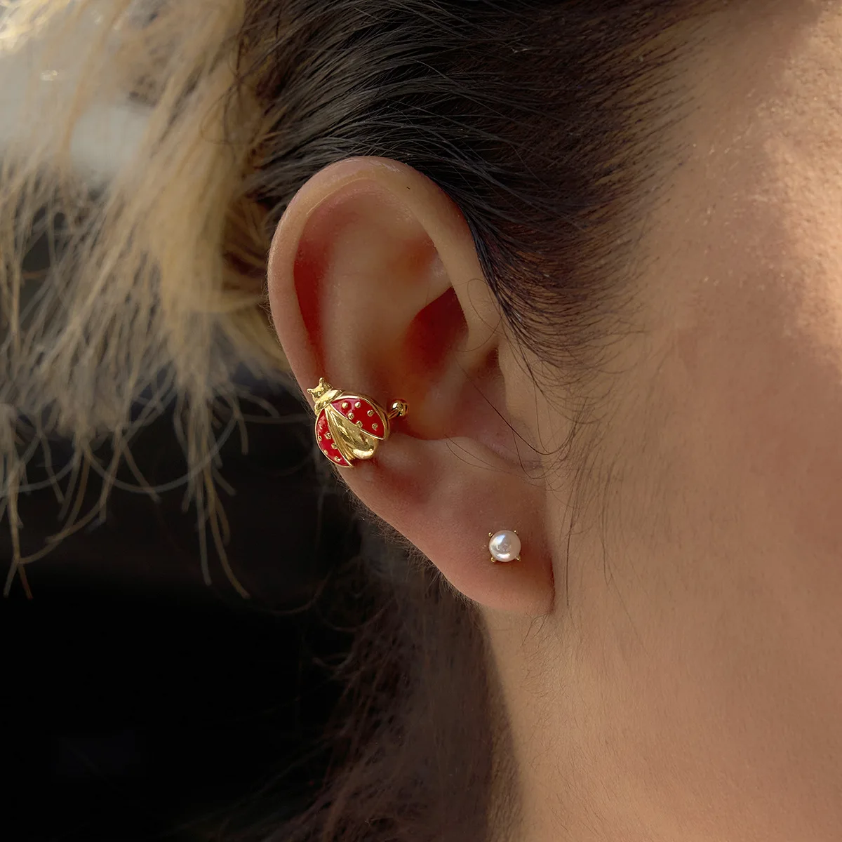 Ars Red Enamel Ladybug No Piercing Ear Cuff 18k Gold Plated Cartilage Earrings Dainty Stainless Steel Clip Earrings for Women