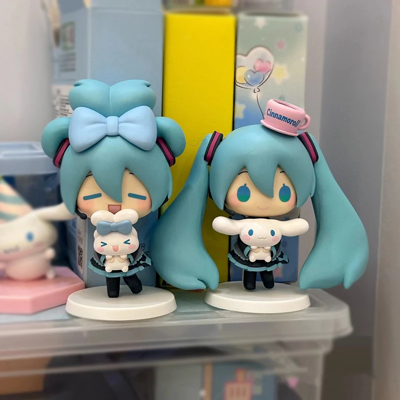 Figura de Anime Miku de 10cm, hermosa muñeca Kawaii Hatsune Miku Cinnamoroll, modelo de PVC, adorno de coche de dibujos animados, juguetes de regalo